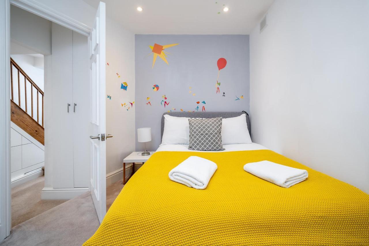 Sleek Flat With Communal Courtyard London Exterior photo